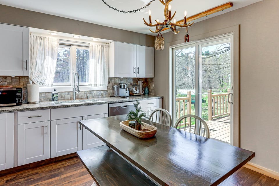 3 Mi to Lake George & Village: Family Home w/ Deck House in Queensbury