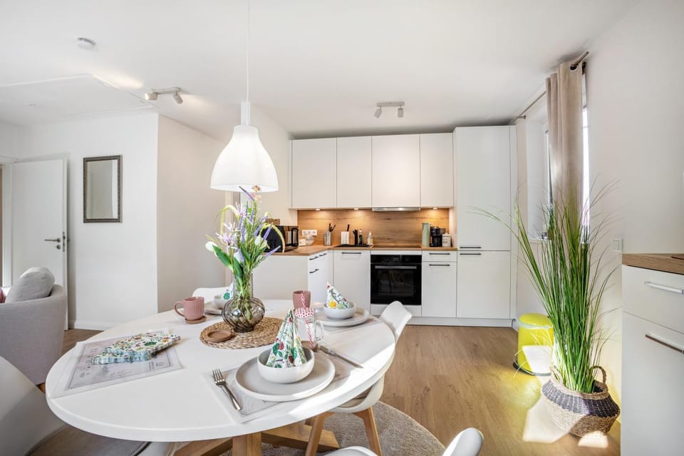 Property building, Kitchen or kitchenette, Living room