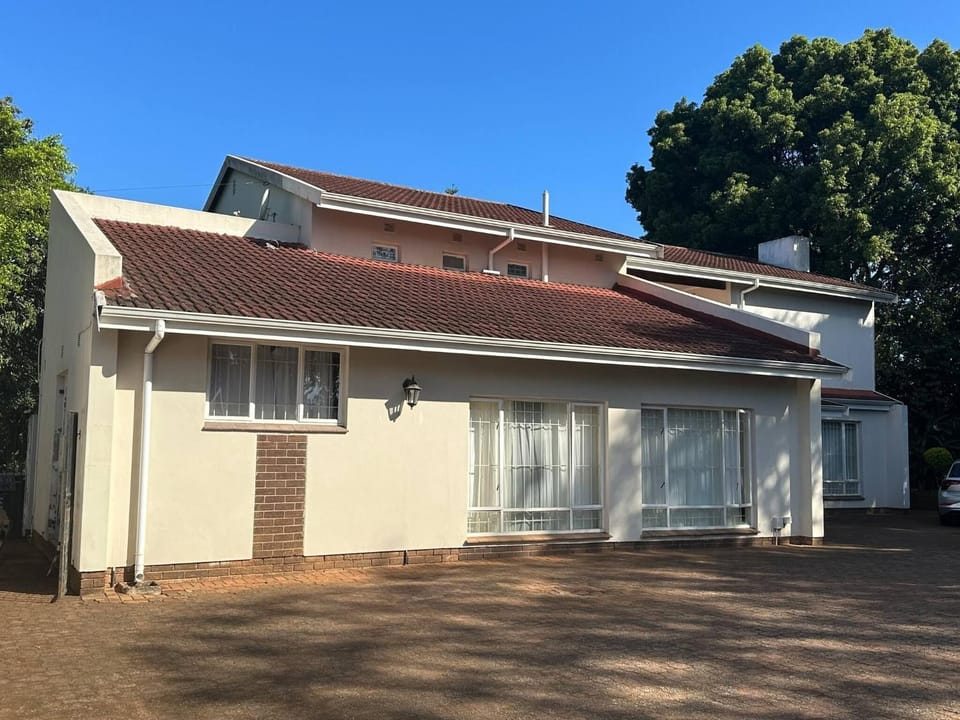 Spacious 4BR Home Pool Balconies Krantzkloof House in KwaZulu-Natal