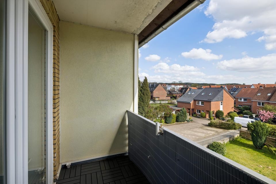 Balcony/Terrace, Garden view, Street view