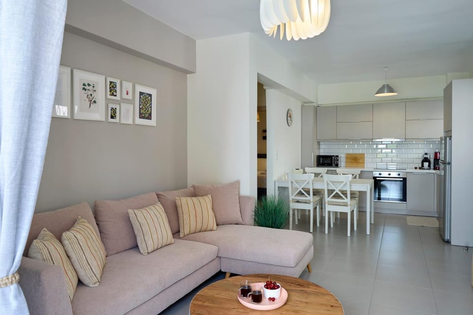 Seating area, Dining area, kitchen