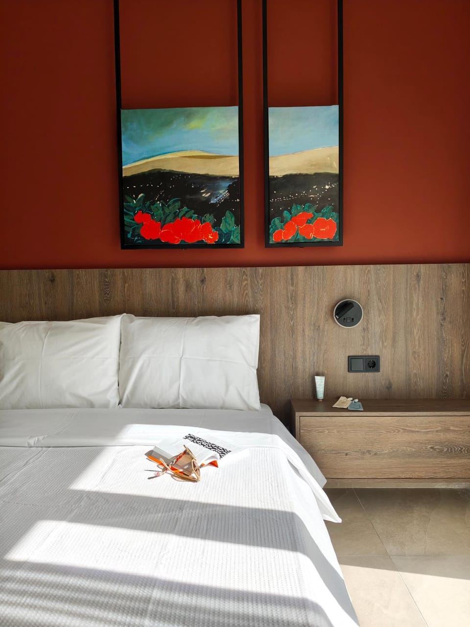 Bed, Photo of the whole room, Decorative detail, Bedroom