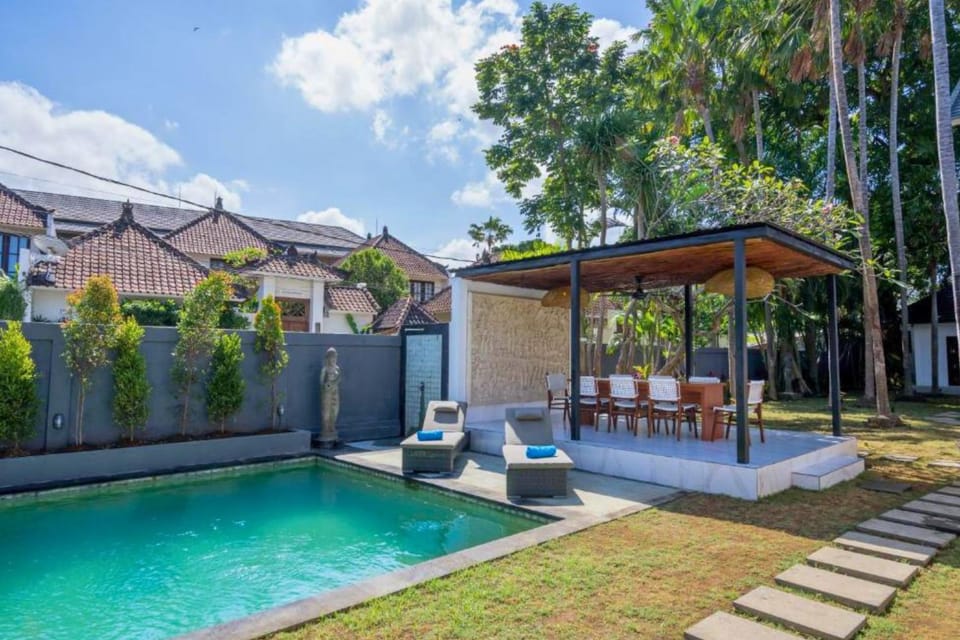 Day, Swimming pool, sunbed