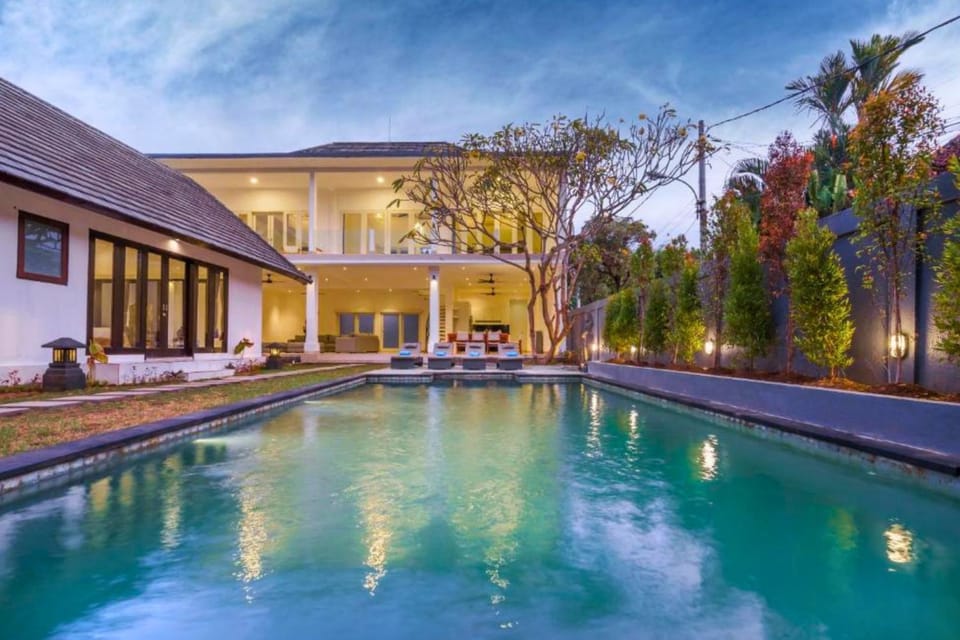 Property building, Swimming pool