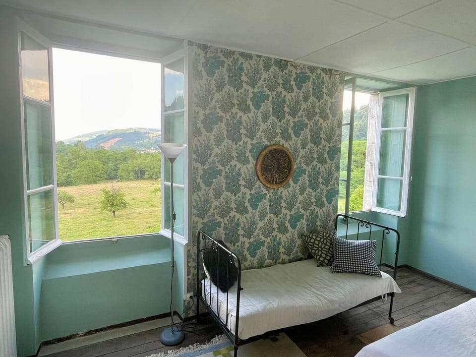 Bed, Natural landscape, View (from property/room), Photo of the whole room, Bedroom, Mountain view