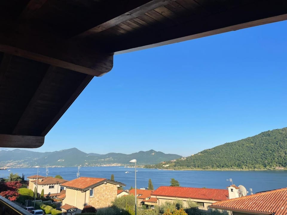 Balcony/Terrace, Lake view, Lake view, Mountain view, Mountain view