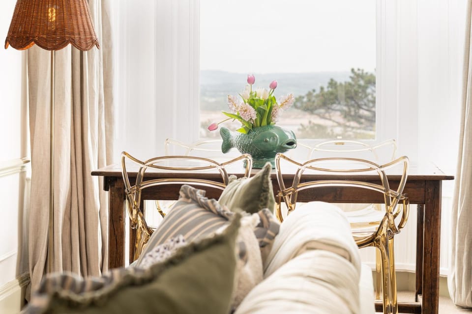Stunning Sea Views & Designer Living Sleeps 5 Apartment in Exmouth