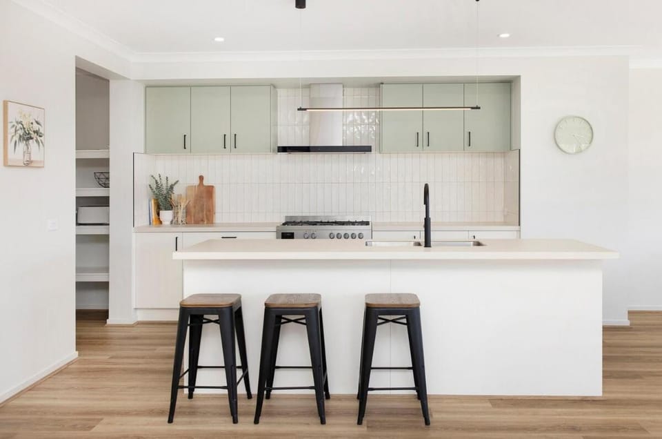 Ocean View Retreat EV Charger Family Friendly House in Warrnambool