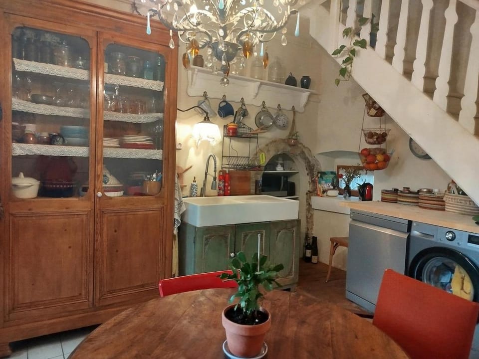 Jolie maison typique a 300m de l'Ardèche House in Vallon-Pont-d'Arc