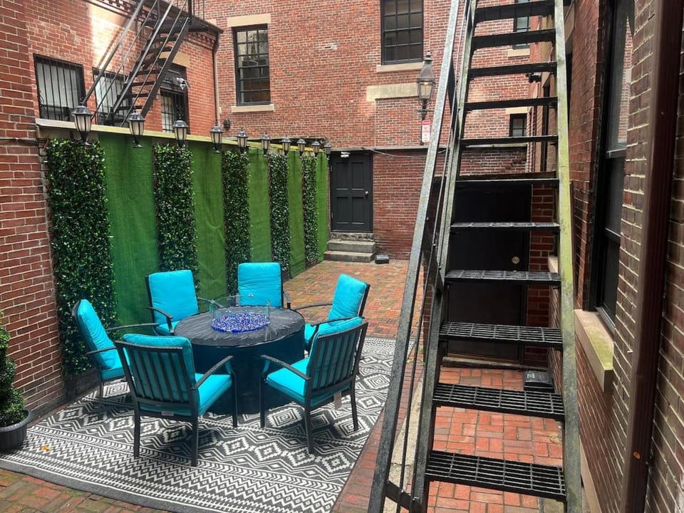 Beacon Hill Nights Apartment in Beacon Hill