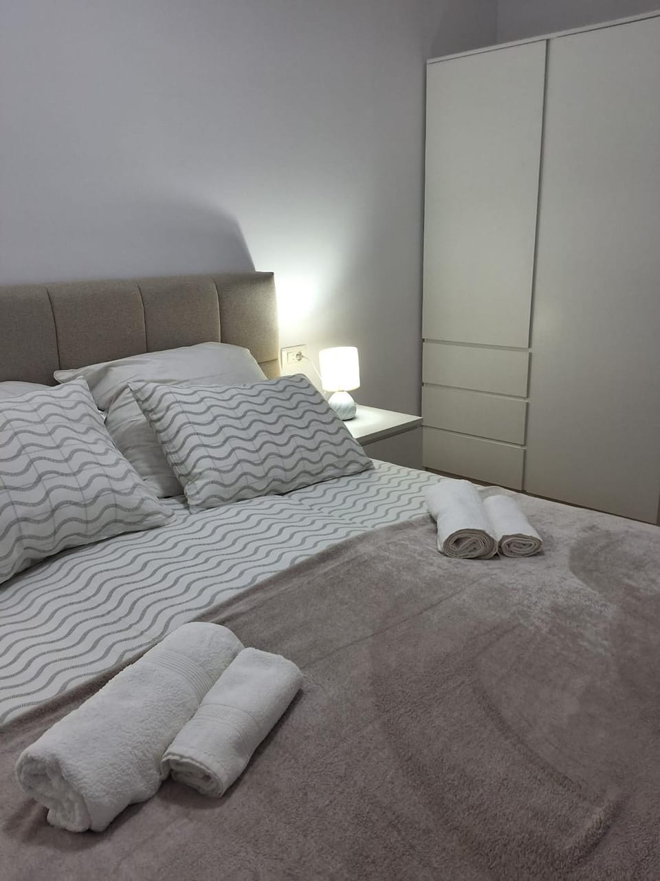 Bed, Bedroom, towels, wardrobe