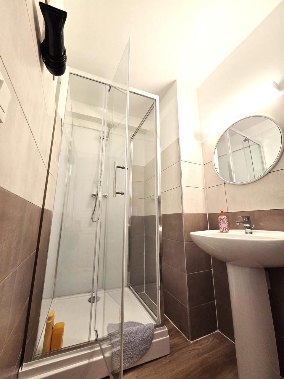 Shower, Bathroom