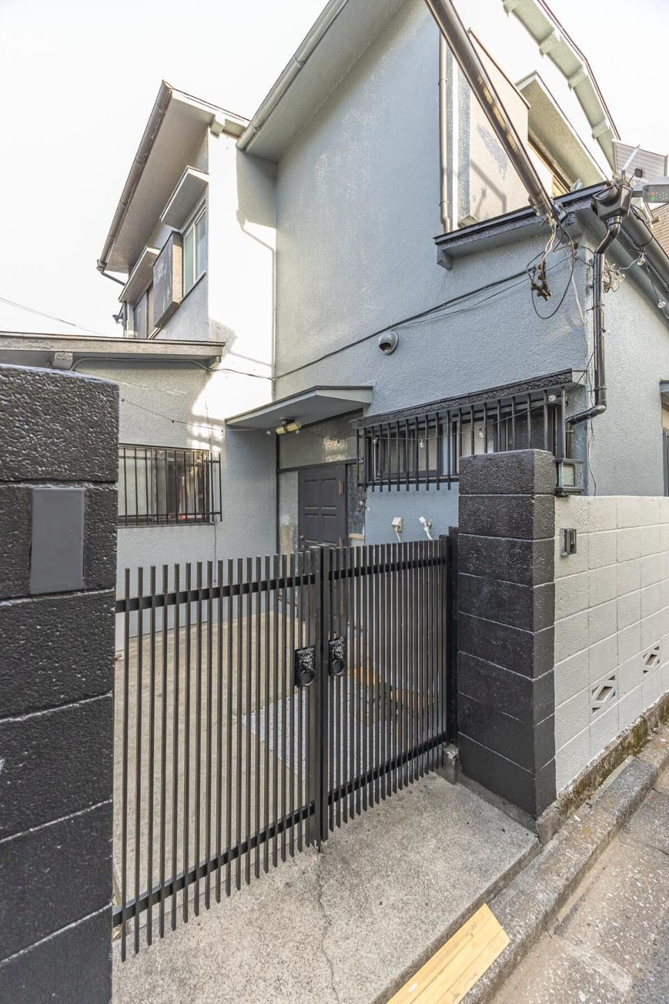 Near Shinjuku Quiet residential area in Nakano-Honcho Direct access by subway Cozy, great-value listing Apartment in Shinjuku