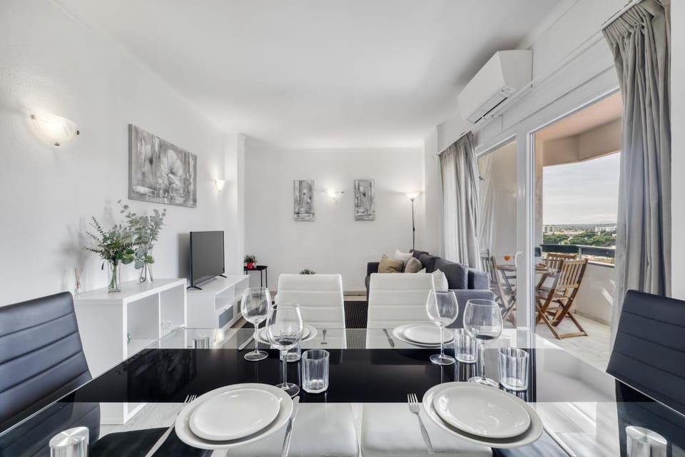 Tenis Golf and Sea Apartment in Quarteira