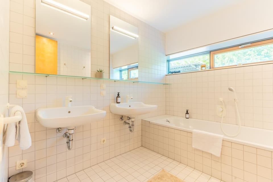 Bathroom, Bath