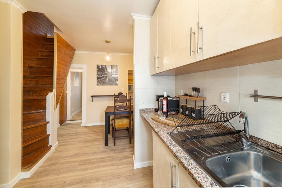 Dining area, kitchen