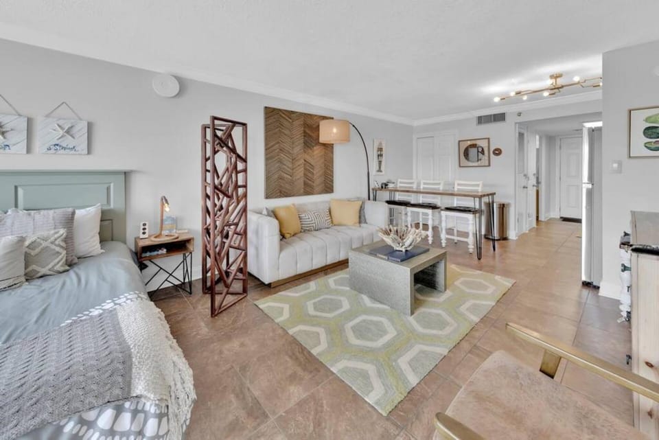 Okaloosa Island Top Floor 2BR Beach Condo House in Okaloosa Island