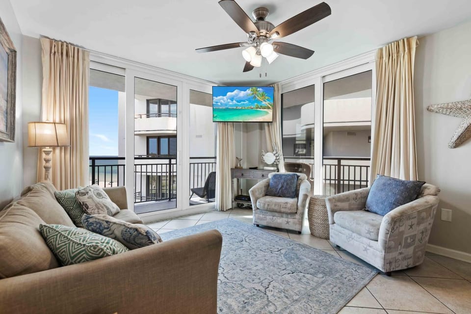 Lux 2BR Beach Condo • Free Beach Chairs 2026 House in Okaloosa Island