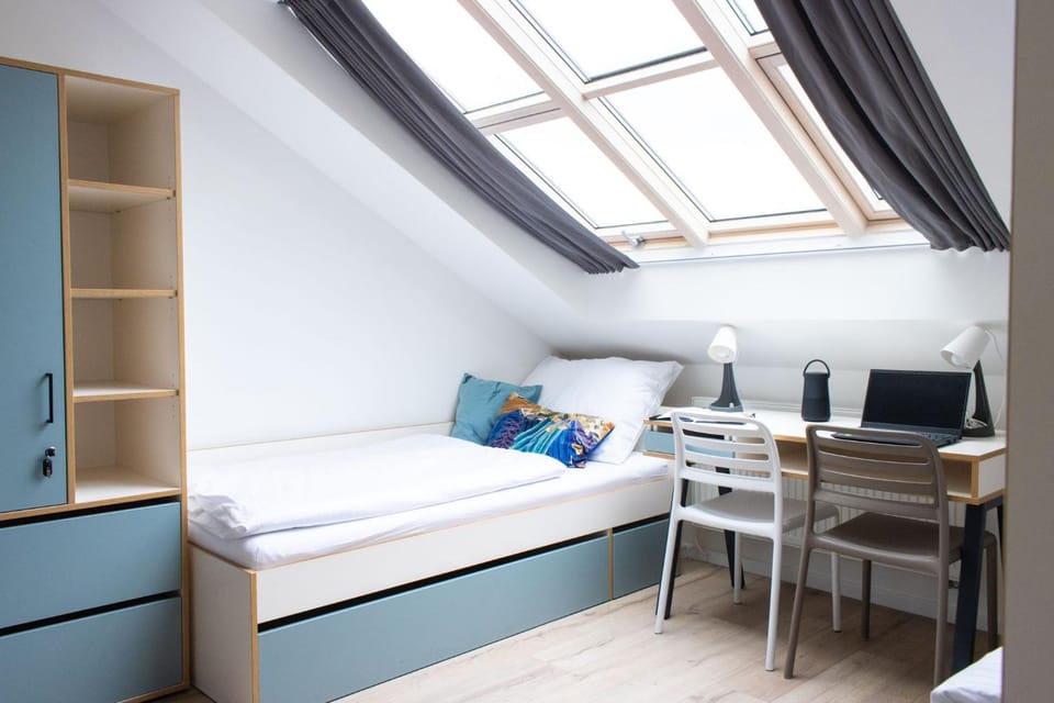 Bed, Bedroom