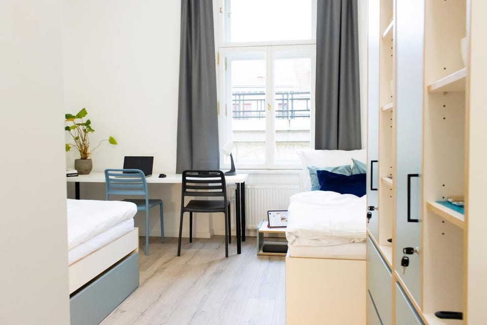 Bed, Living room, Photo of the whole room, Seating area, Bedroom