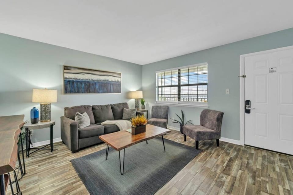 Stylish Okaloosa Island 1BR Condo Steps to Beach House in Okaloosa Island