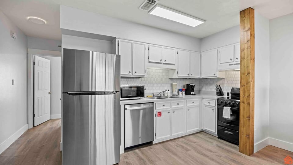 Escape to Colorful Okaloosa Island 1BR Condo House in Okaloosa Island