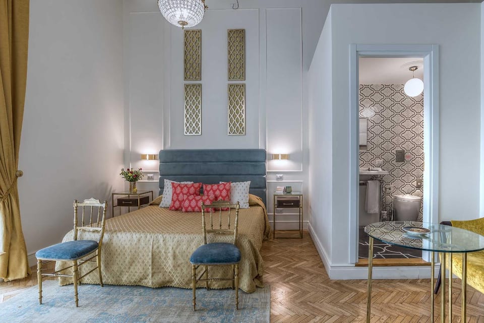 Photo of the whole room, Bedroom