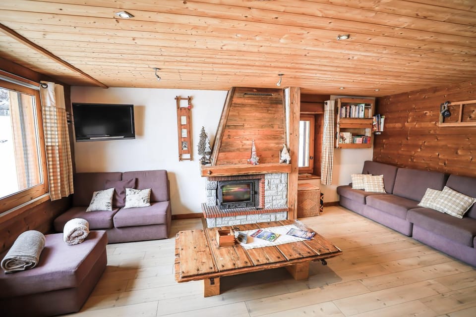 Living room, fireplace