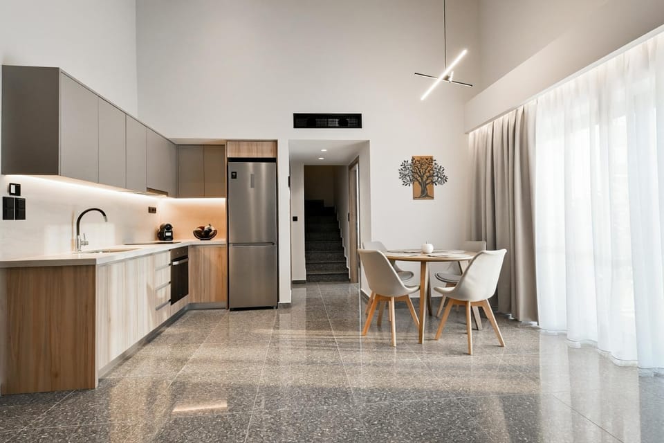 Kitchen or kitchenette, Seating area