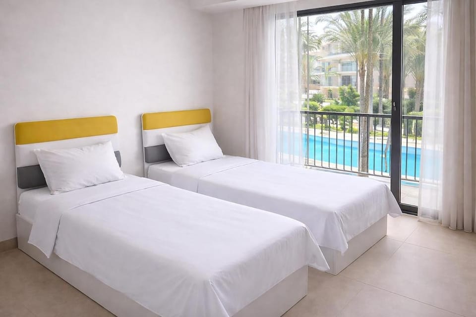 Bedroom, Pool view