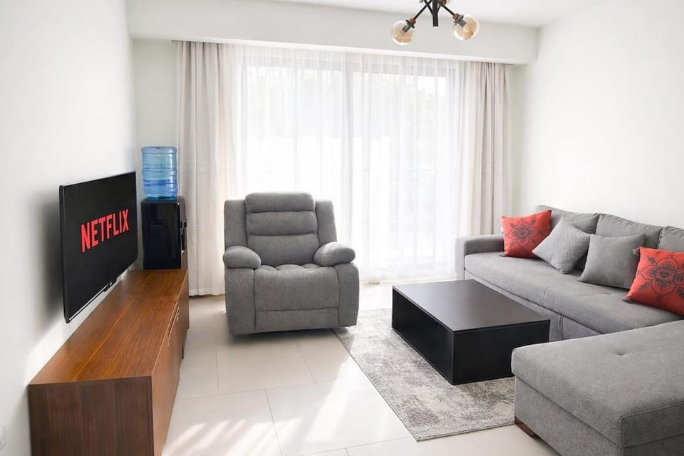 TV and multimedia, Living room, Seating area, Evening entertainment