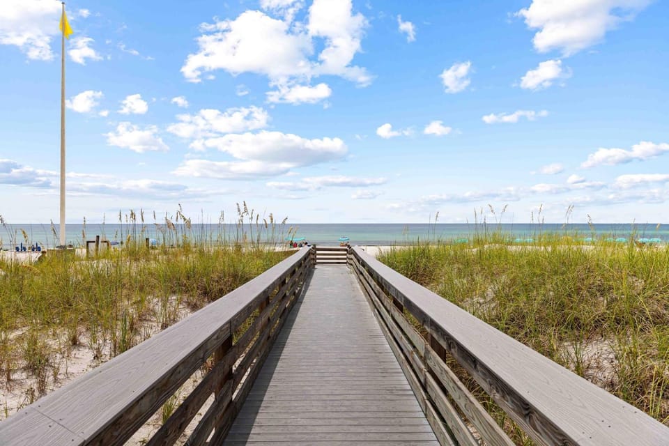Relax & Recharge SeaCrest Pool, Gym, Steps 2 Beach Apartment in Okaloosa Island