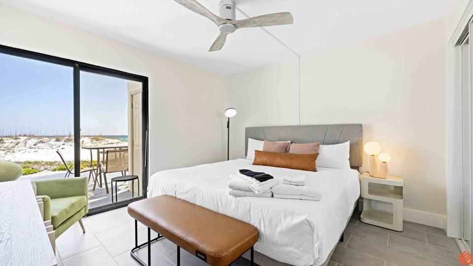 Gulf-Front Island Getaway: Ground Floor 1BR Condo Apartment in Okaloosa Island
