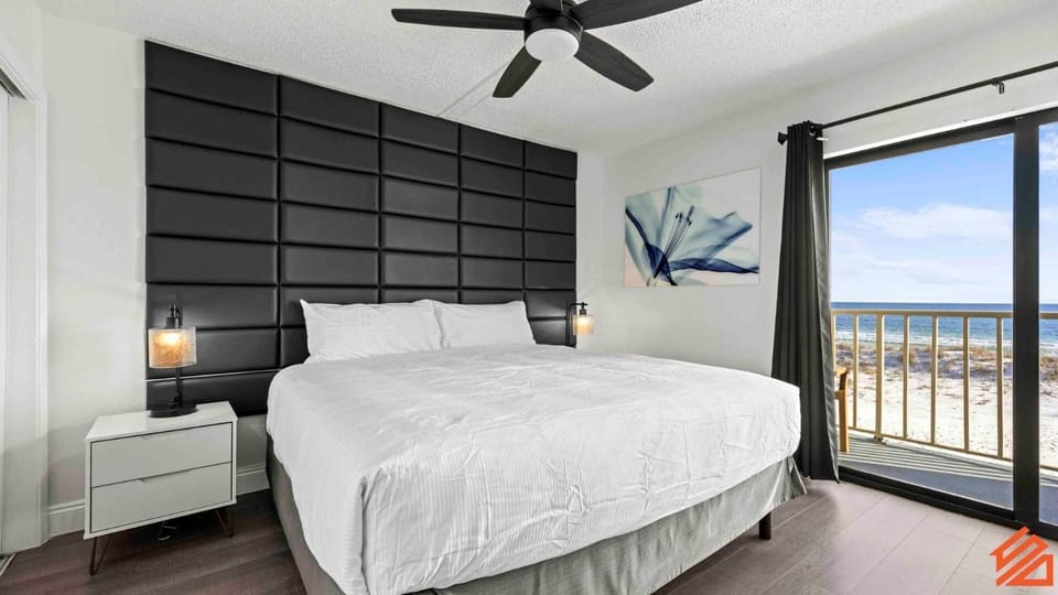 Beachfront Beauty: 1BR Gem on Okaloosa Island House in Okaloosa Island