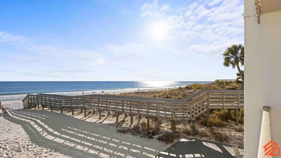 Beachfront Beauty: 1BR Gem on Okaloosa Island House in Okaloosa Island
