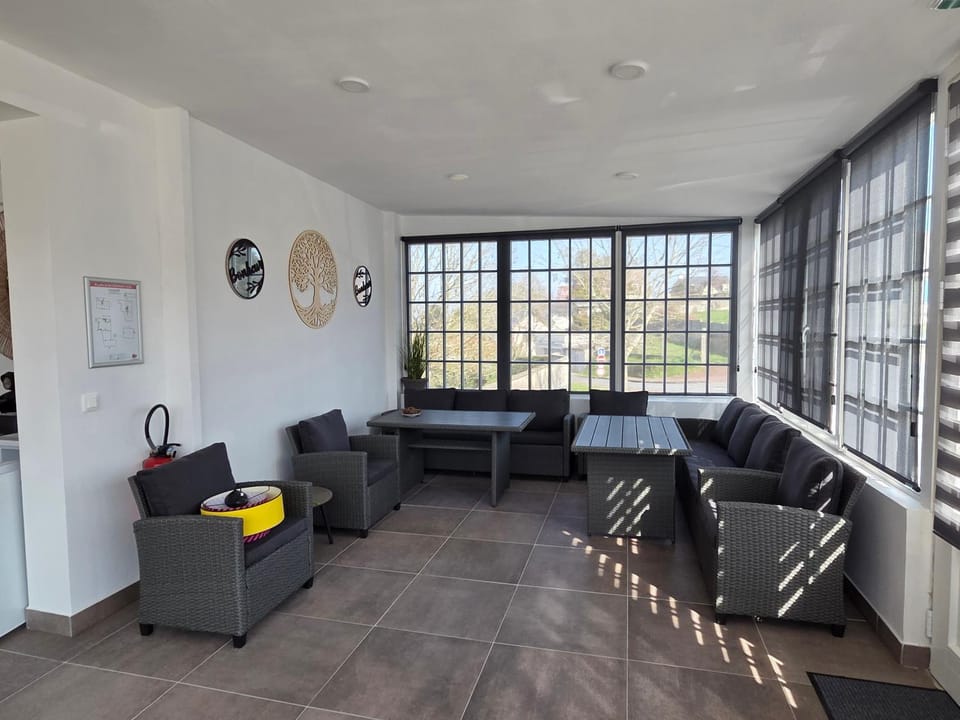Communal lounge/ TV room