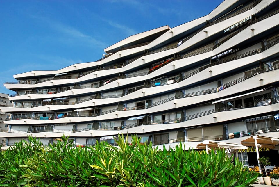 Property building, Facade/entrance