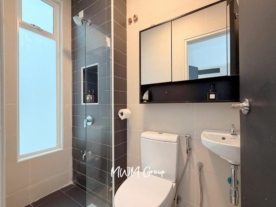 Seri Austin Lakeview Private Gather Jacuzzi House No Event House in Johor Bahru