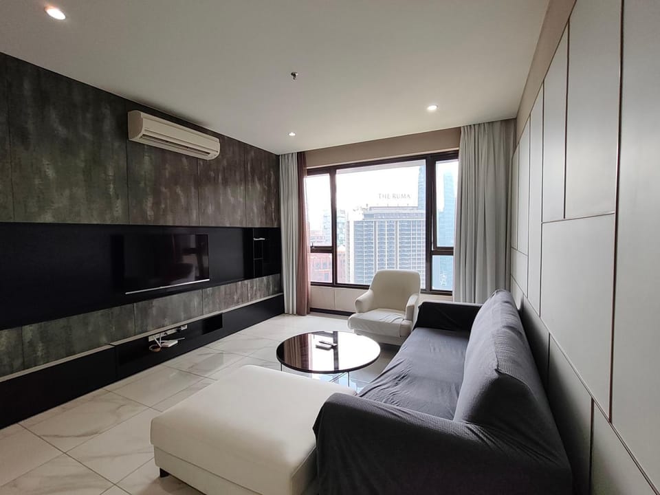 TV and multimedia, Living room, Photo of the whole room, Seating area, air conditioner