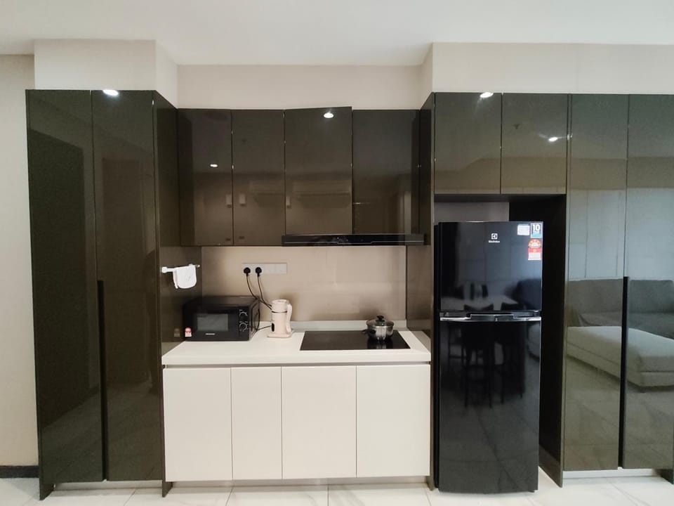 Kitchen or kitchenette, oven