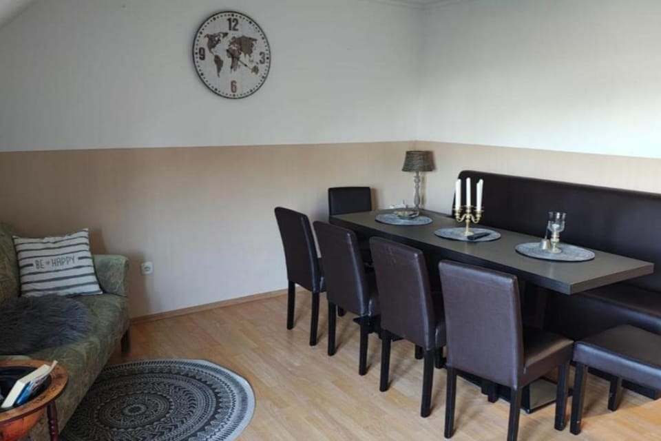 Moderne FeWo No. 1 mit Balkon Apartment in Aurich