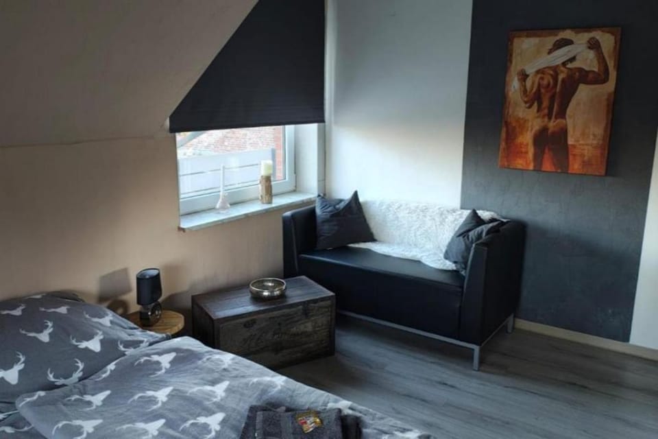 Moderne FeWo No. 1 mit Balkon Apartment in Aurich