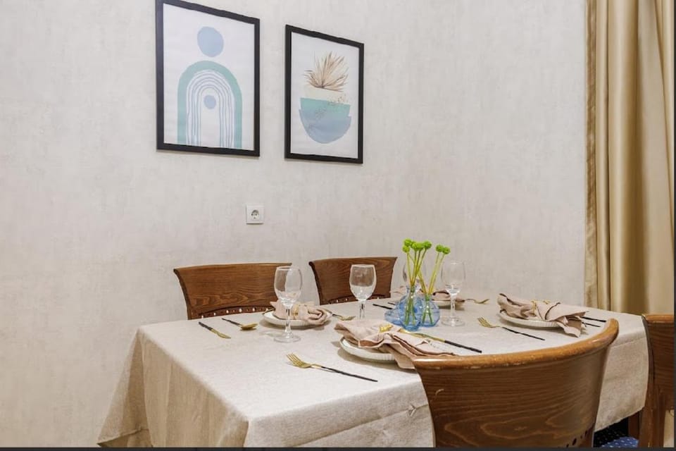 Двухкомнатная кв на Триумфальной арке Apartment in Kazakhstan