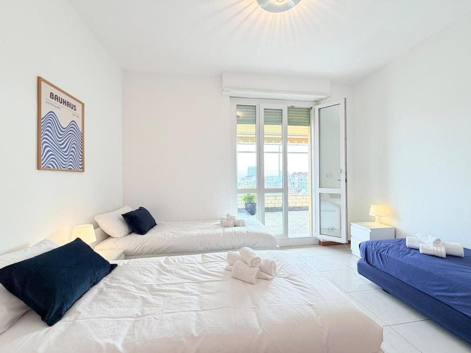 Bed, Balcony/Terrace, Balcony/Terrace, Bedroom