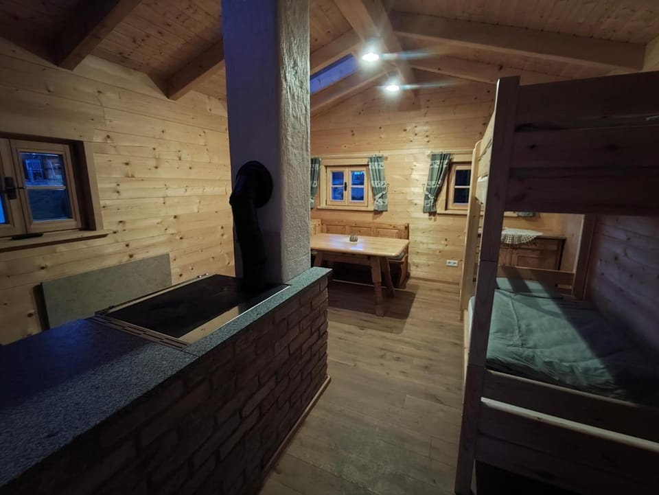 Kitchen or kitchenette, Photo of the whole room, bunk bed
