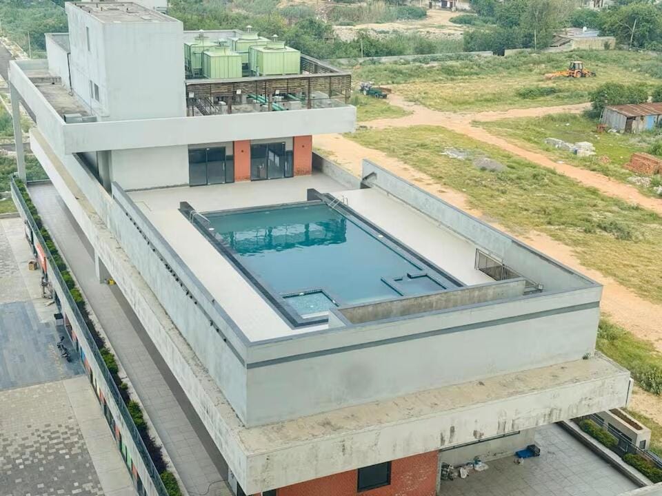 Oasis B - Modern 1BHK with Balcony & Parking Apartment in Gurugram