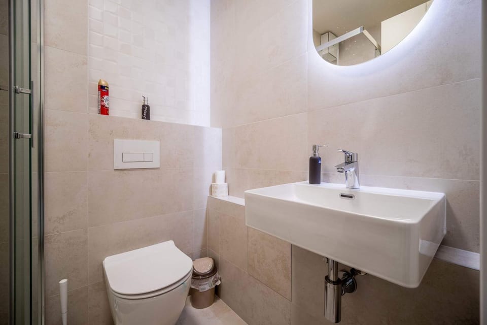 Toilet, Bathroom