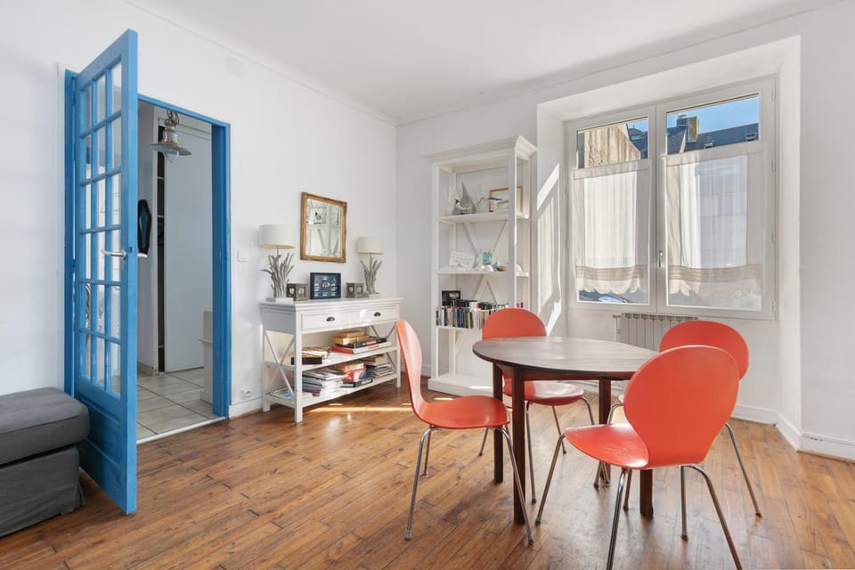 Property building, Living room