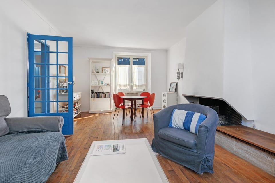 Property building, Living room