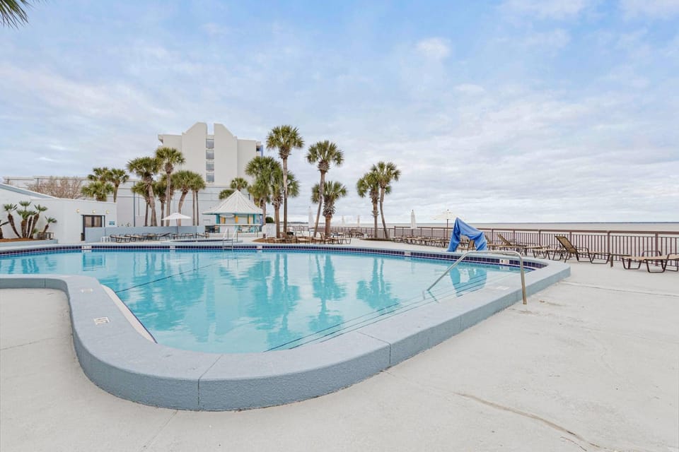 Bayside Beach Beauty Studio | Sleeps 4 House in Miramar Beach